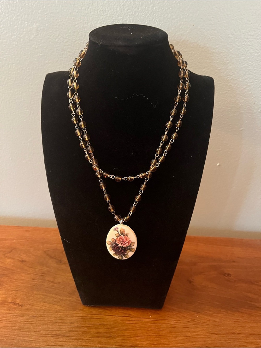 Vintage-Inspired Rose Porcelain Pendant Layered Necklace